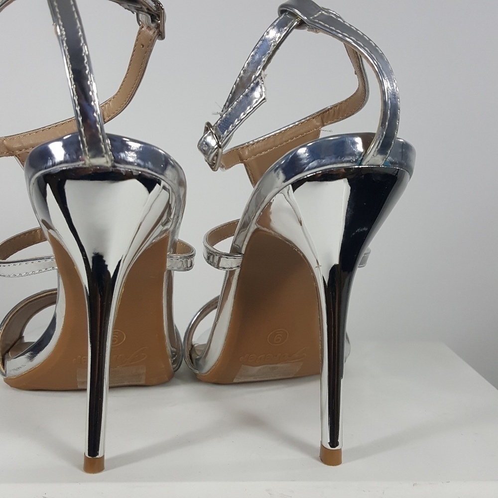 FOREVER T-STRAP DRESS SANDAL - Picture 4 of 5